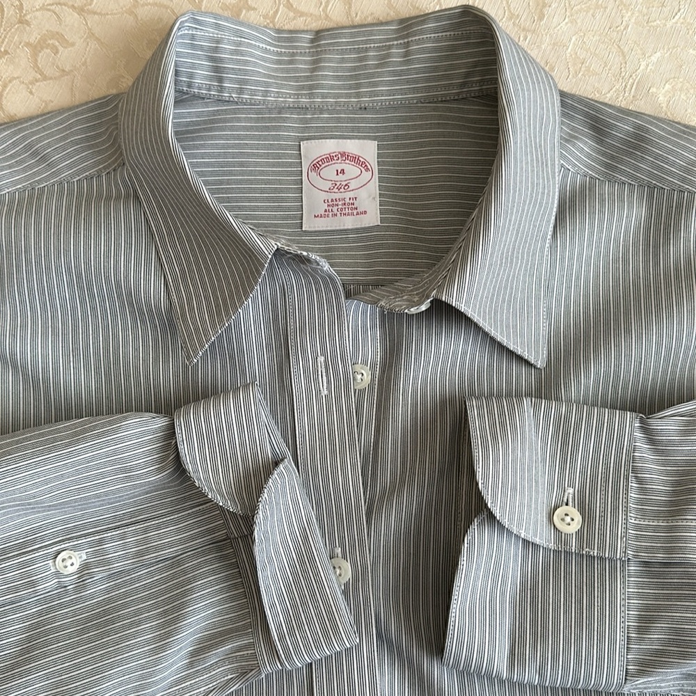 Brooks Brothers 346 classic ladies button down with feminine turn up cuffs